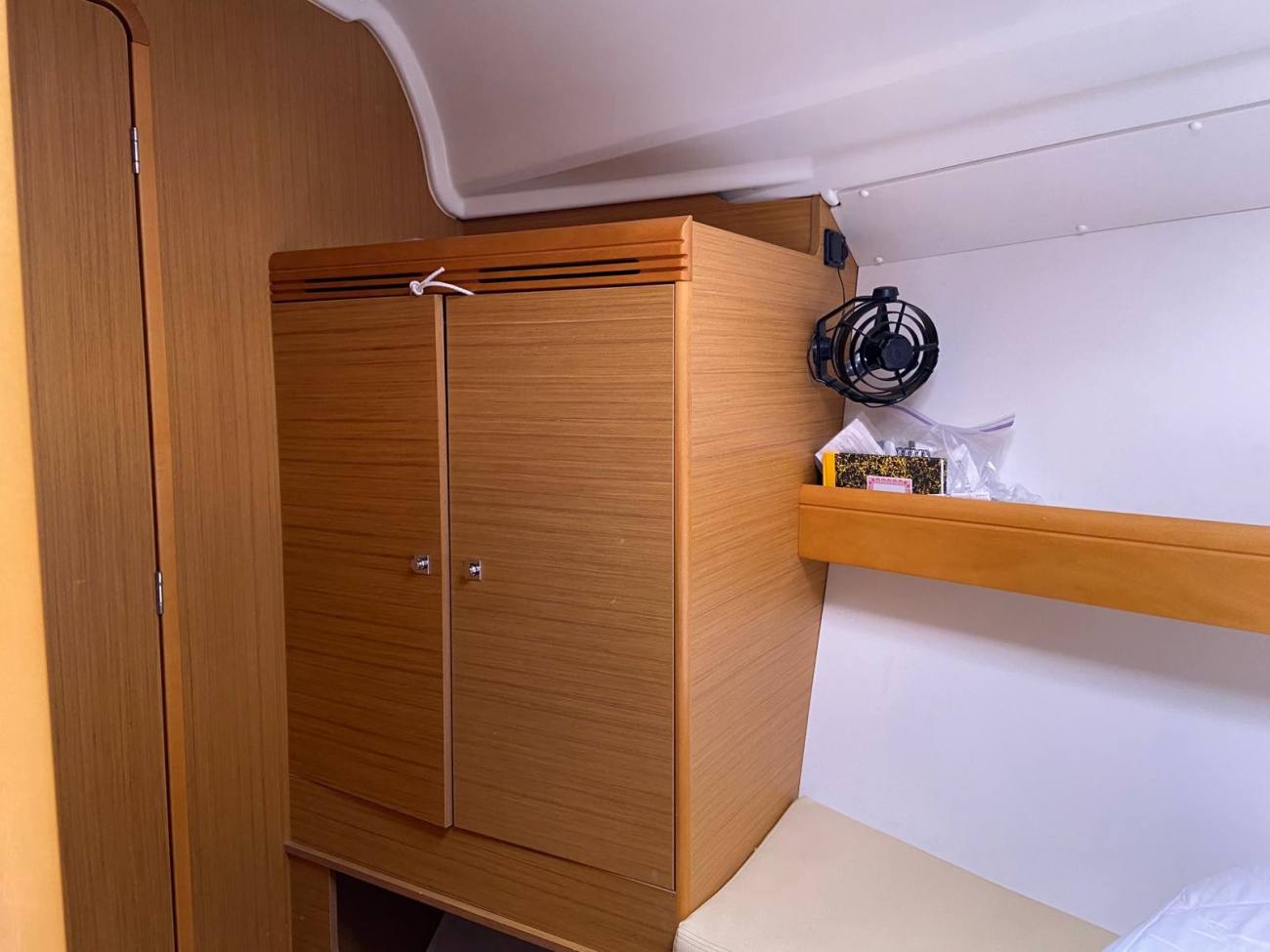 2010 Jeanneau Sun Odyssey 42i image 29