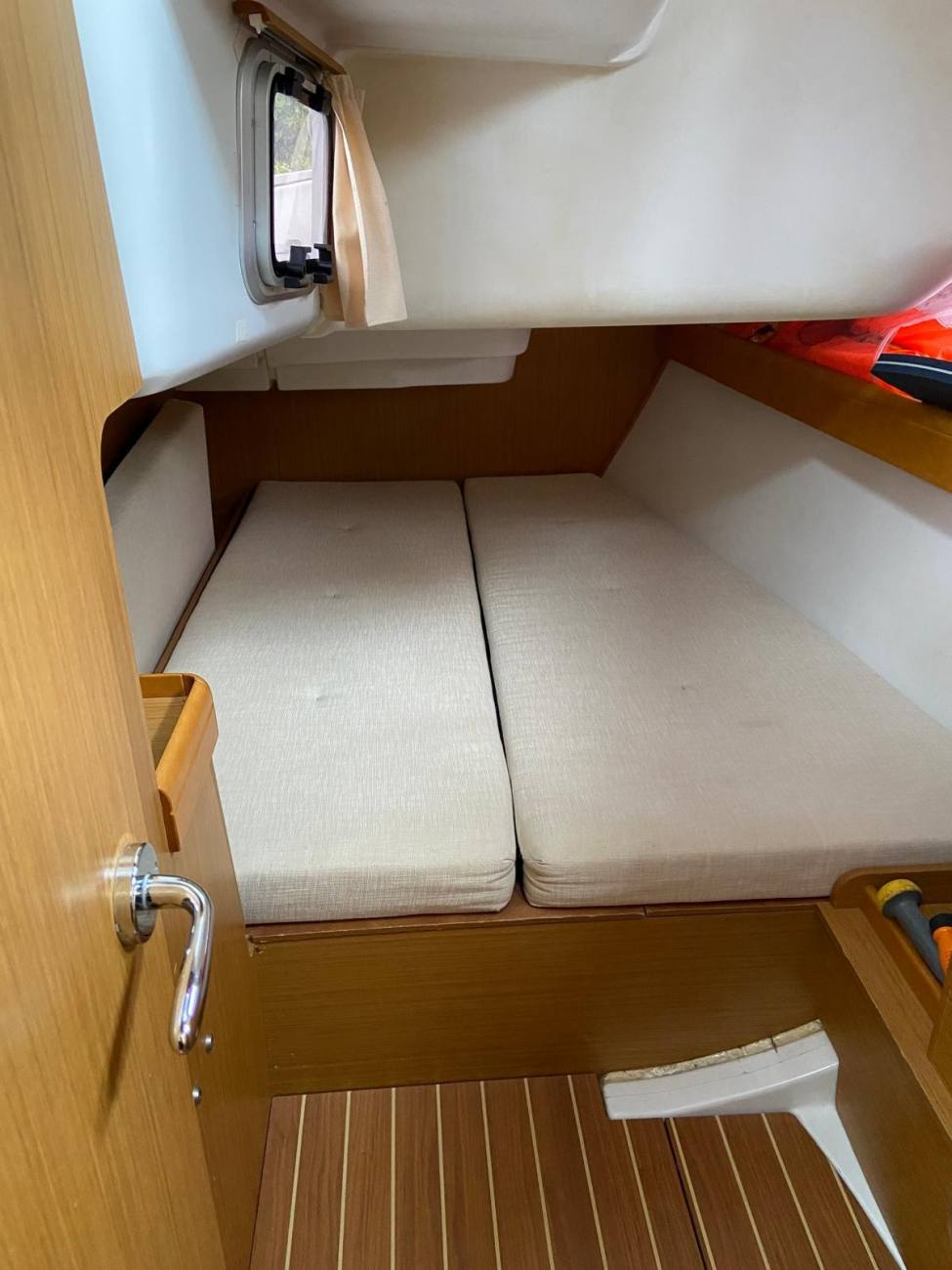 2010 Jeanneau Sun Odyssey 42i image 34