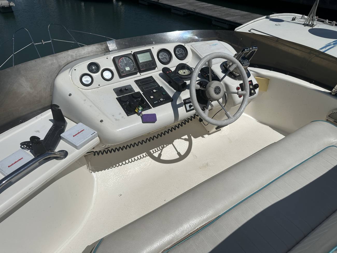 1997 Sealine 330 Statesman image 17