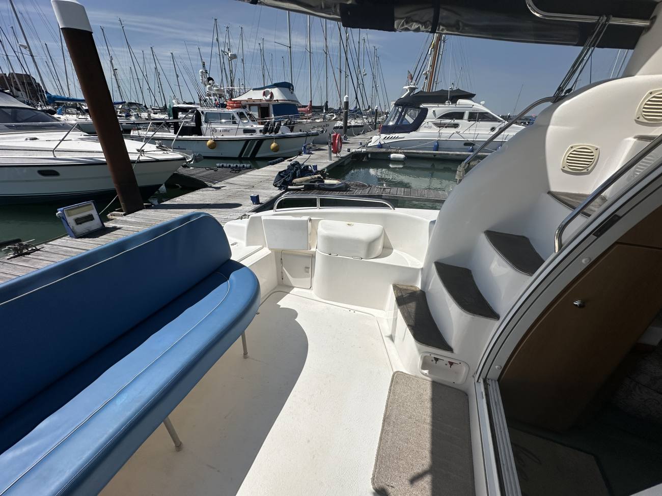 1997 Sealine 330 Statesman image 19