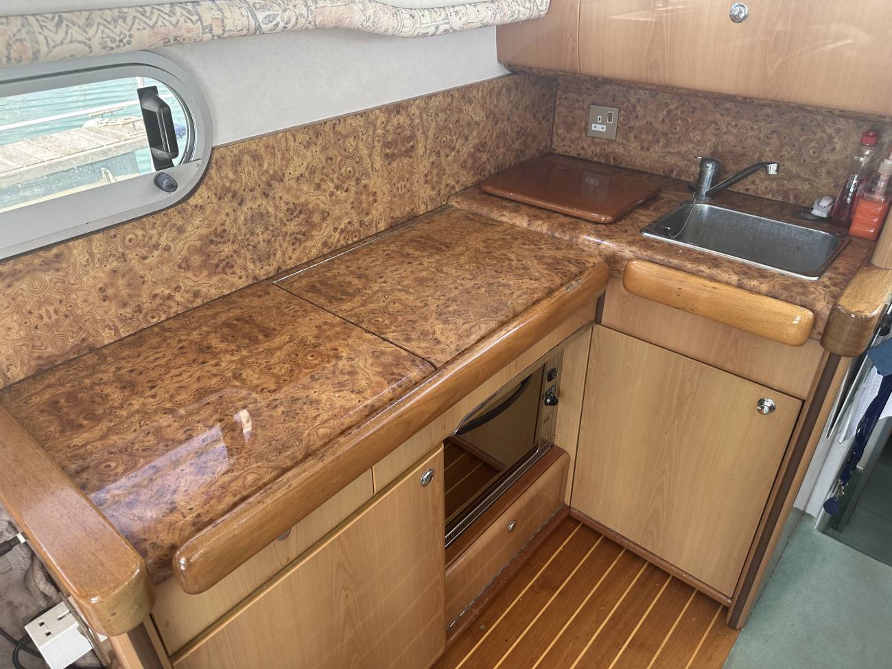 1997 Sealine 330 Statesman image 30