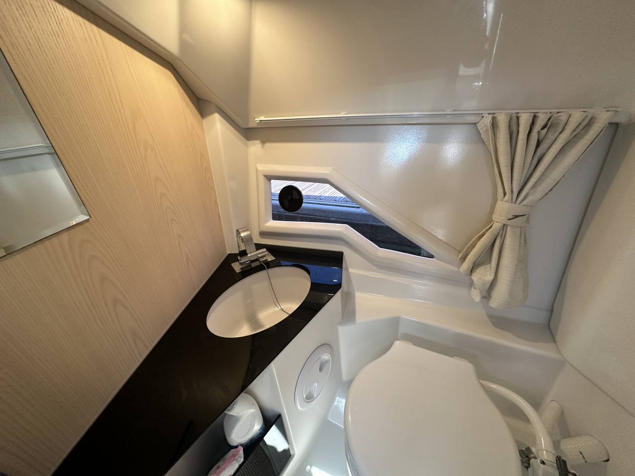 2022 Finnmaster T8 image 8