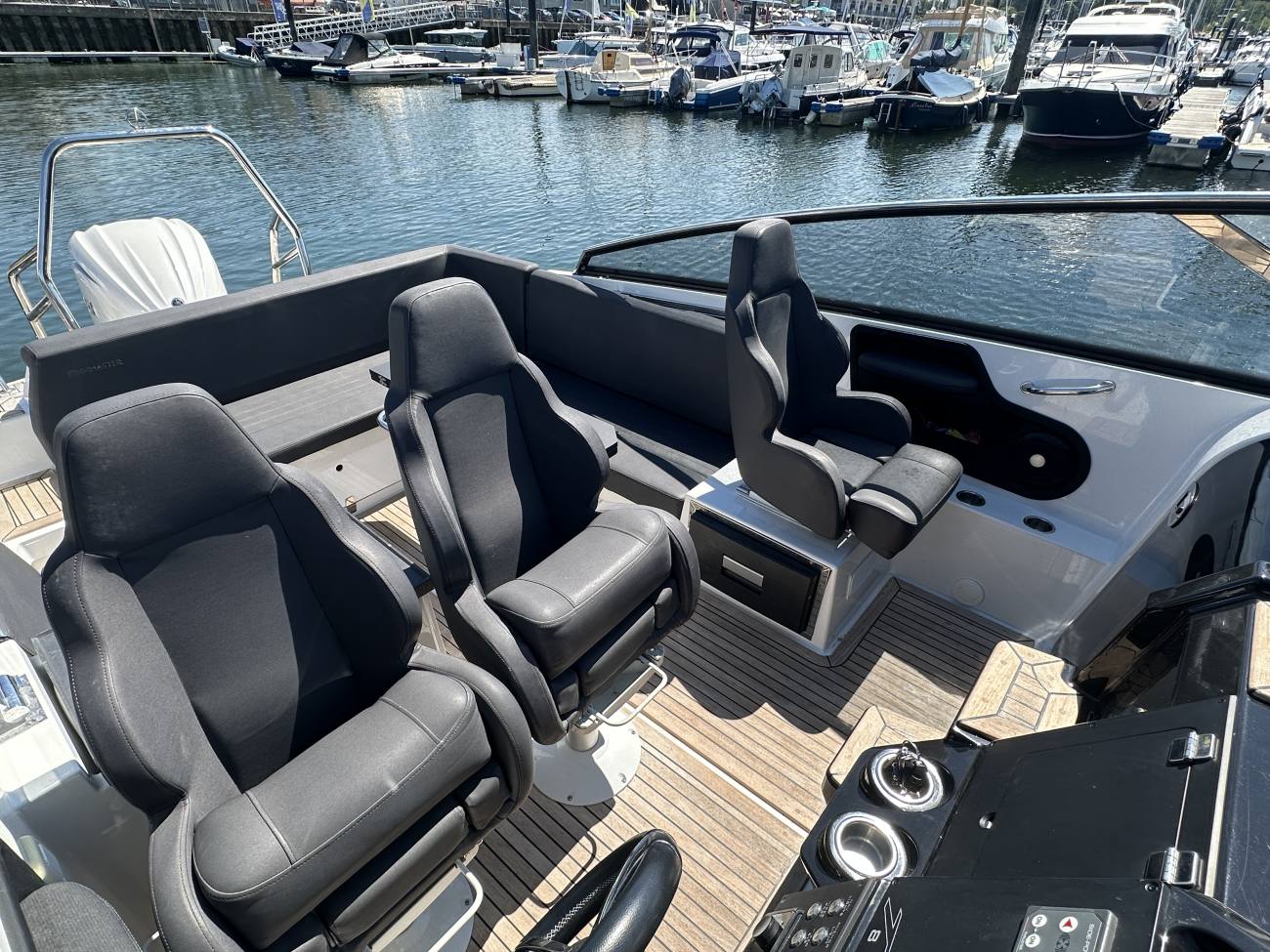 2022 Finnmaster T8 image 22