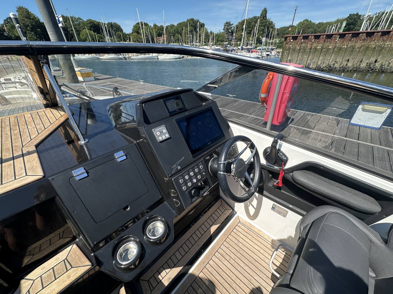 2022 Finnmaster T8 image 2