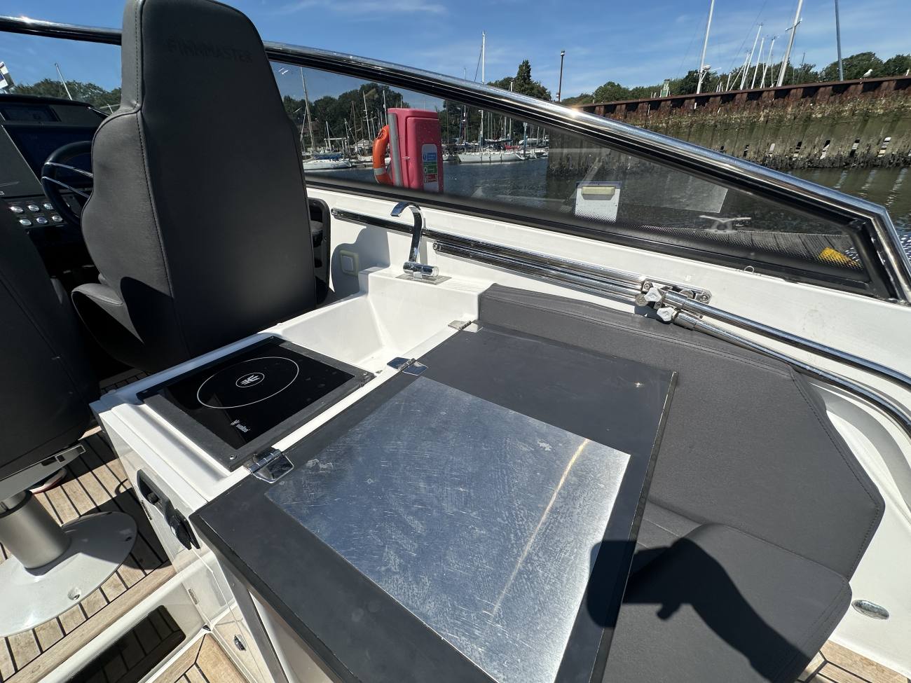 2022 Finnmaster T8 image 21