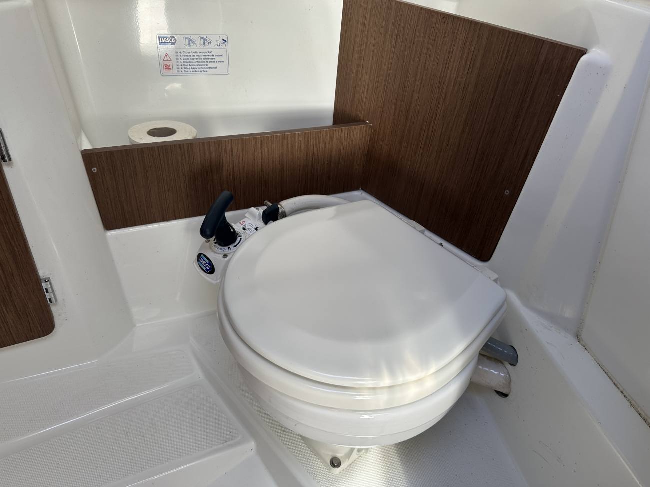 2019 Beneteau Antares 7 image 7