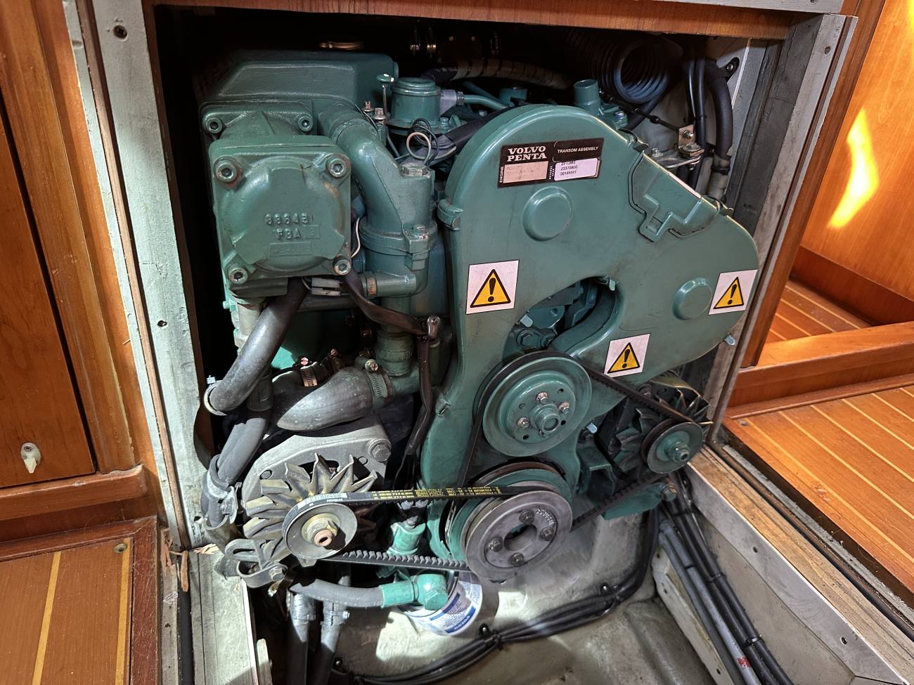 1998 Oyster 42 image 9