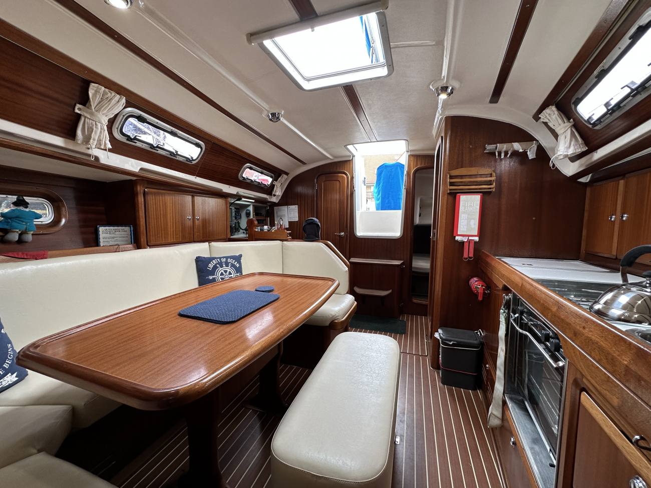 2000 Bavaria 36 Holiday image 20