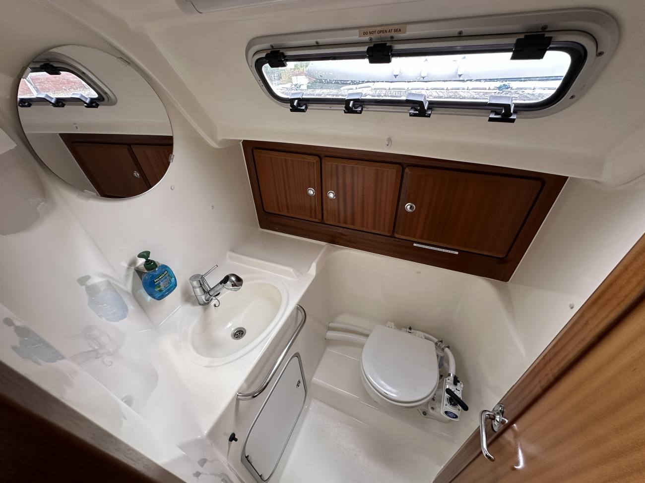 2000 Bavaria 36 Holiday image 40