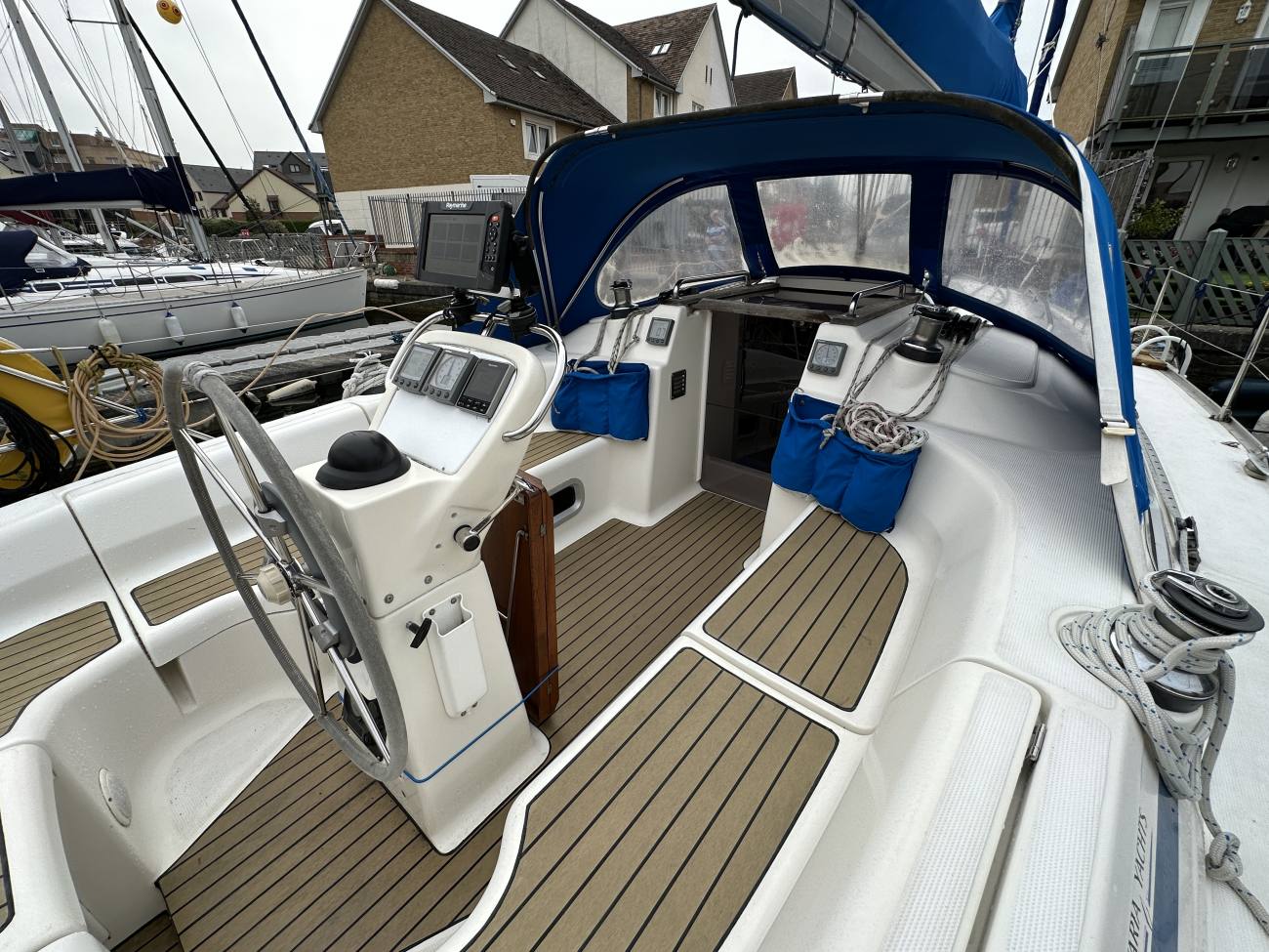 2000 Bavaria 36 Holiday image 6