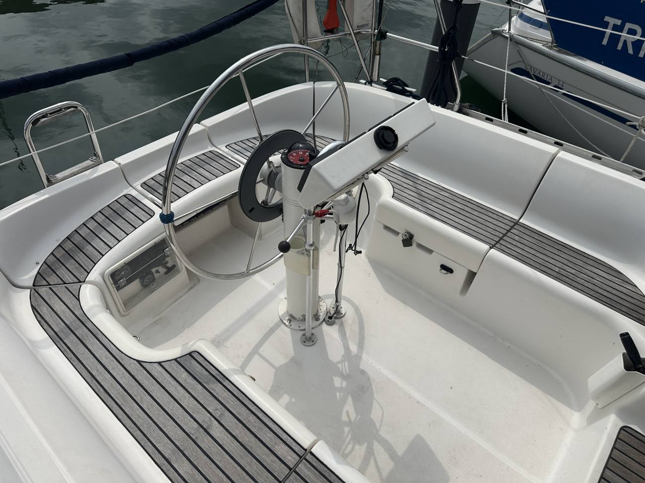 1997 Jeanneau 342 image 17