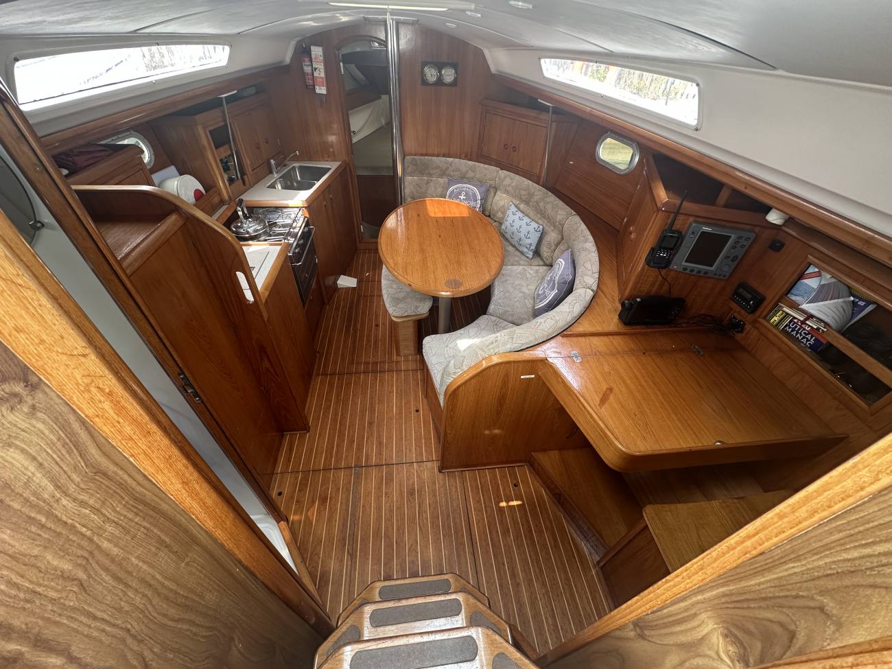 1997 Jeanneau 342 image 19