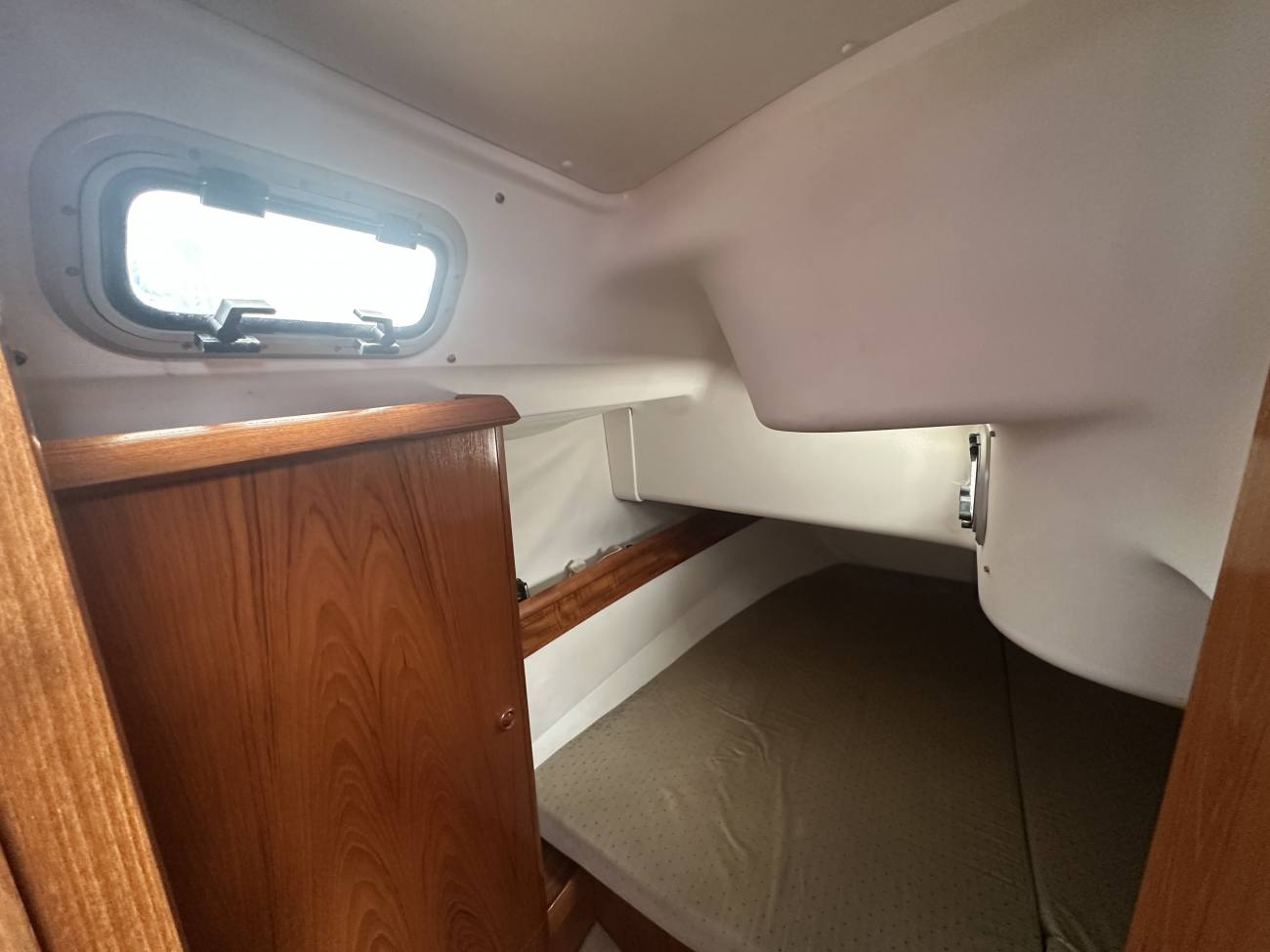 1997 Jeanneau 342 image 23
