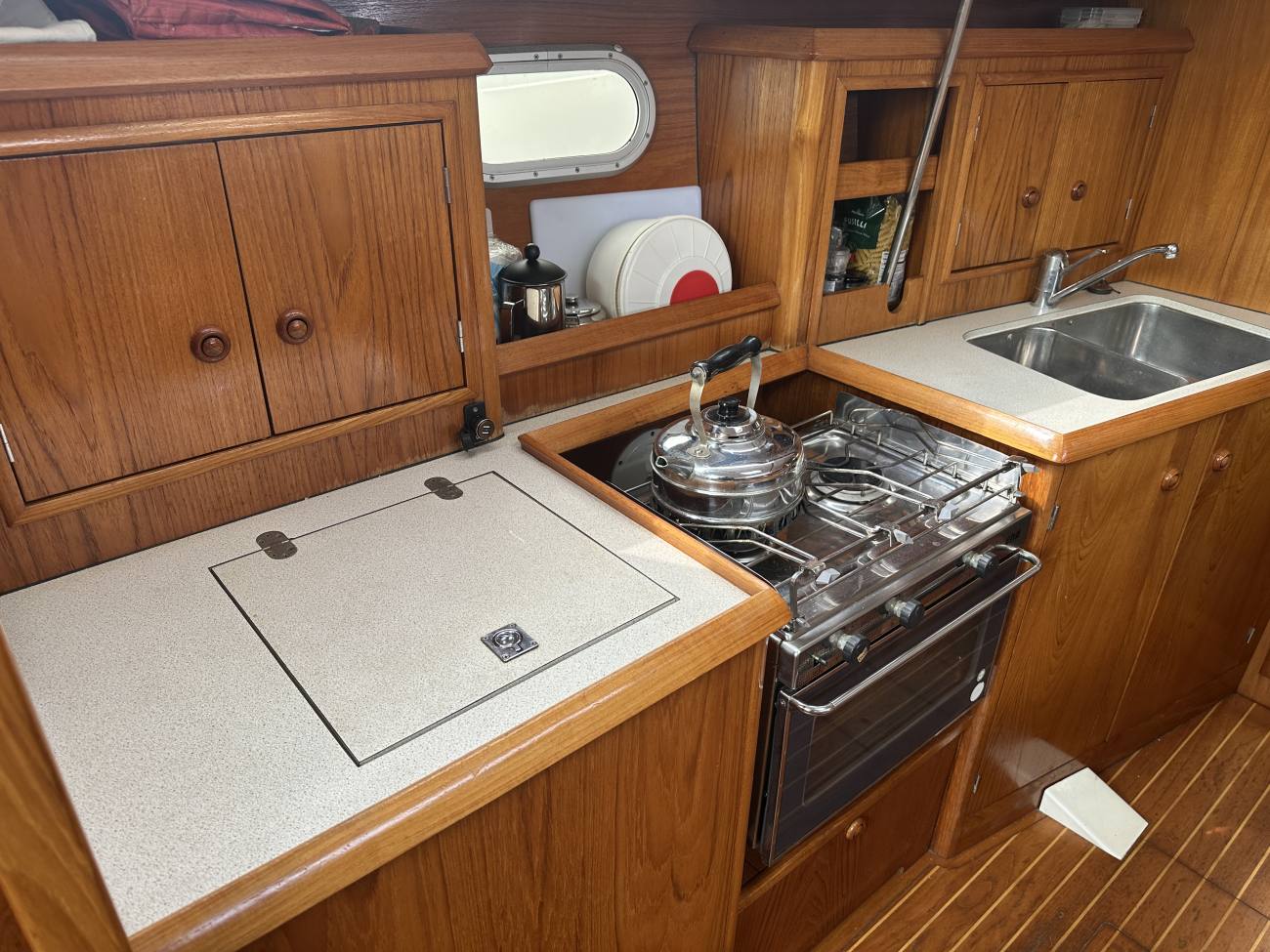 1997 Jeanneau 342 image 2