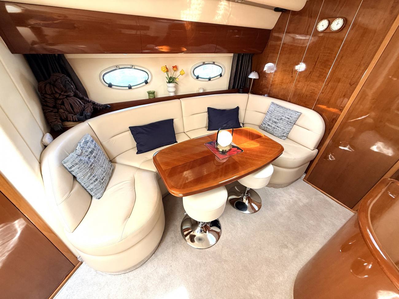 2005 Princess V42 image 14