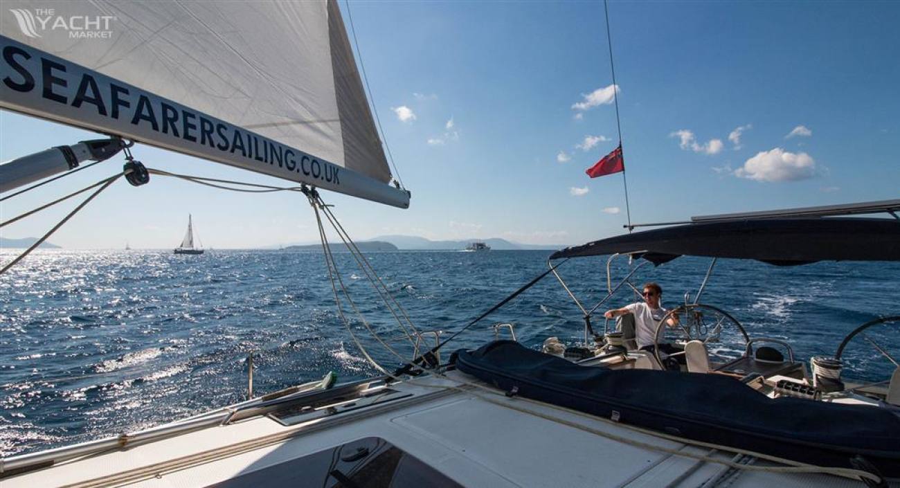 2014 Bavaria Cruiser 37 image 15
