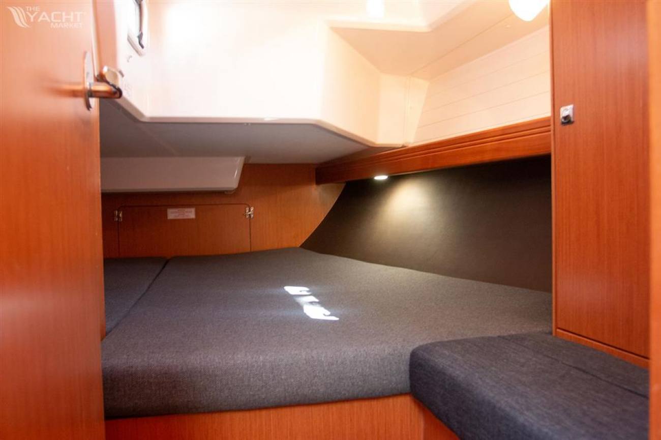 2014 Bavaria Cruiser 37 image 7