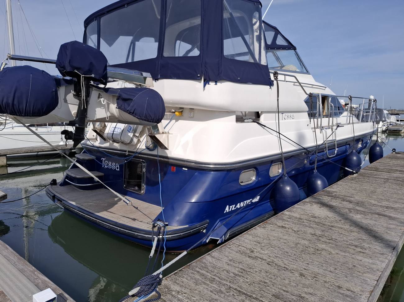 2000 Atlantic 42 image 13