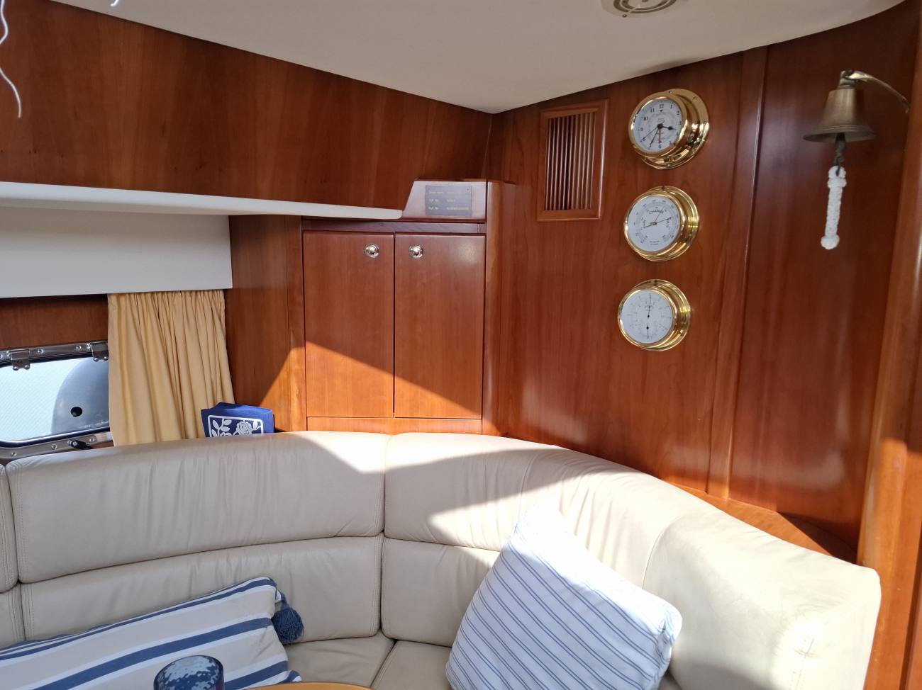2000 Atlantic 42 image 30