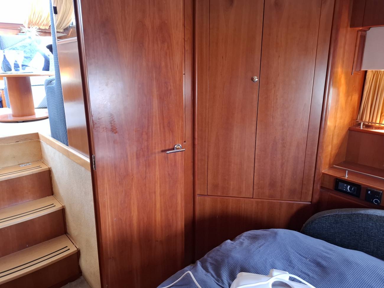 2000 Atlantic 42 image 37