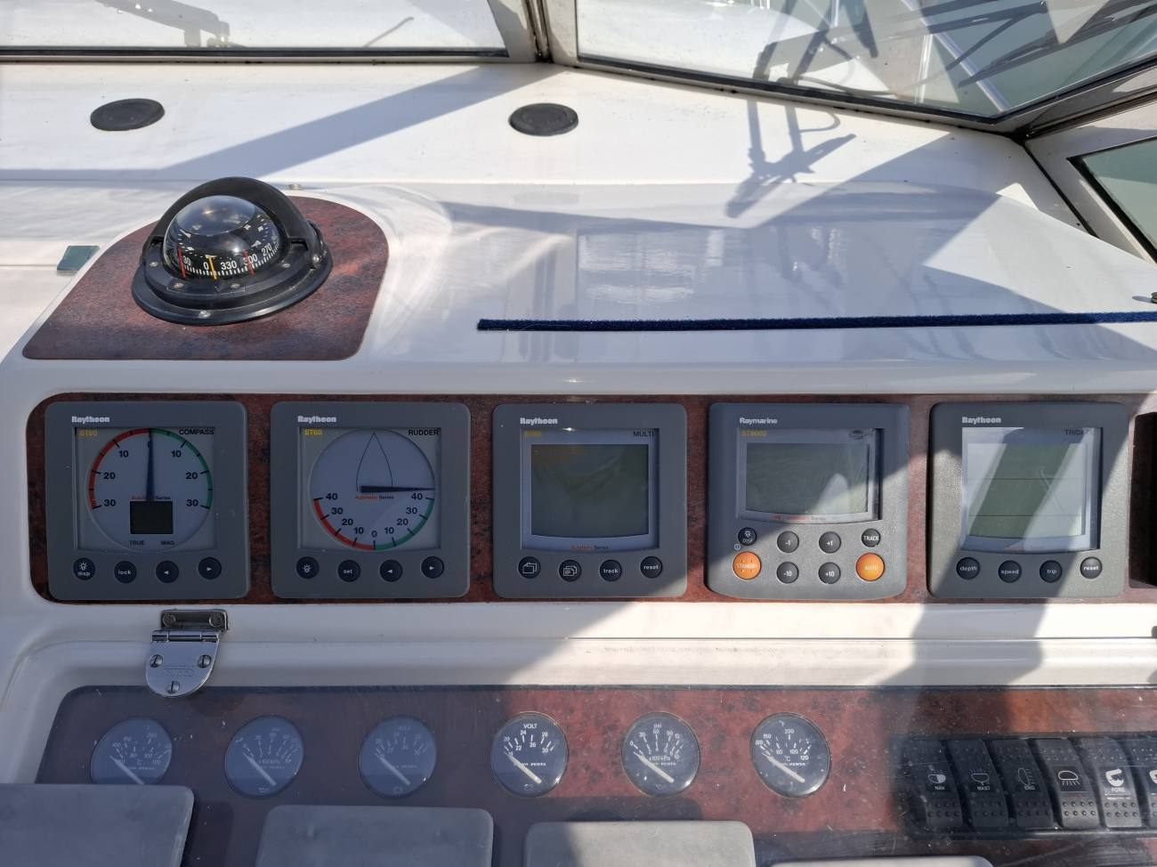 2000 Atlantic 42 image 24