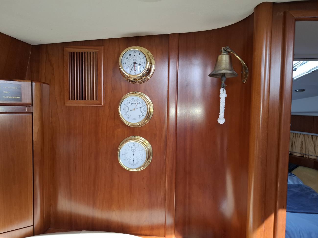 2000 Atlantic 42 image 2