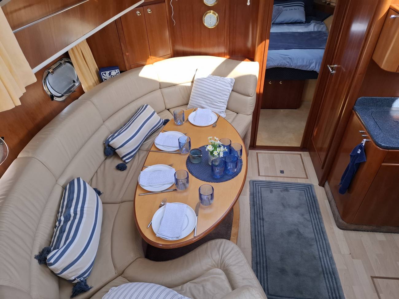 2000 Atlantic 42 image 29