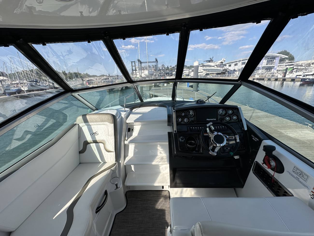 2018 Monterey 275 SY image 18