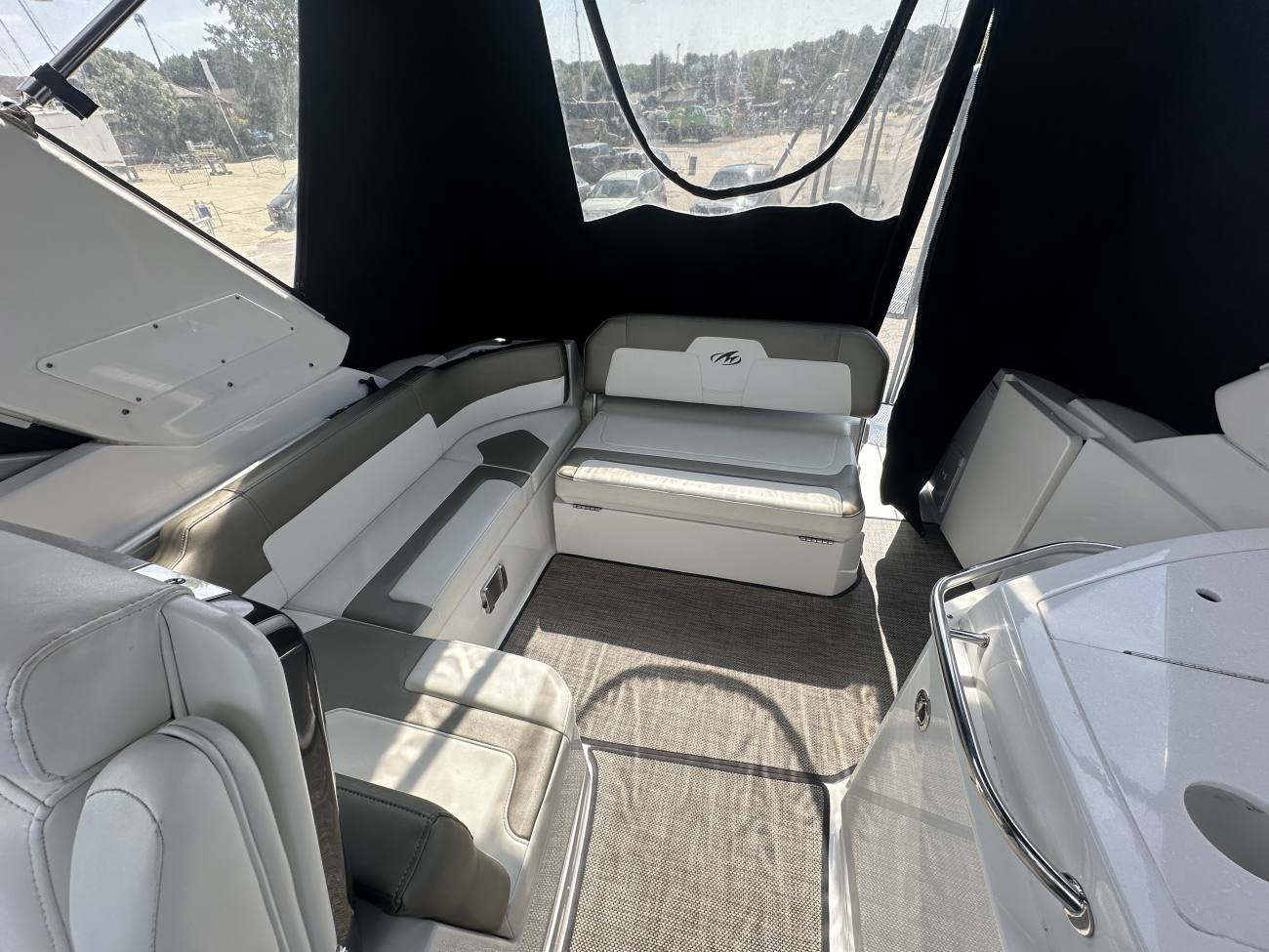 2018 Monterey 275 SY image 27