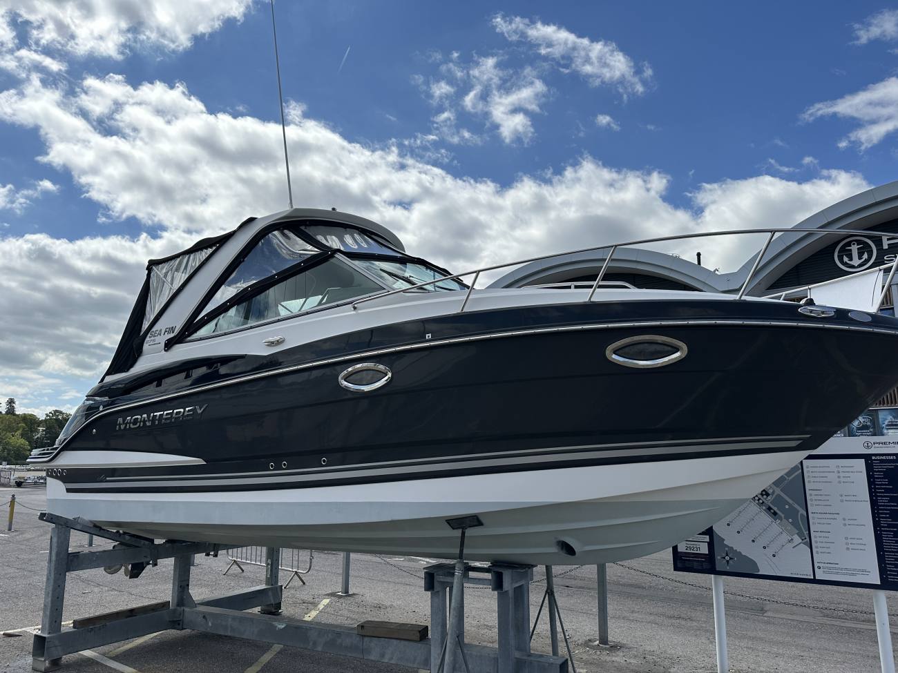 2018 Monterey 275 SY image 16