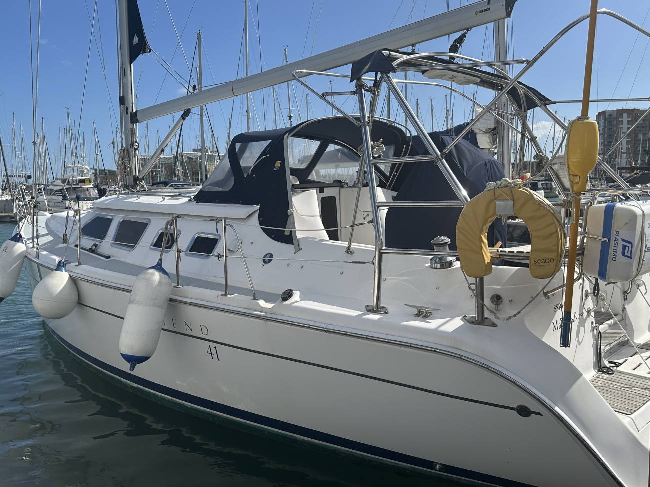 2010 Hunter Legend 41 Deck Saloon image 12