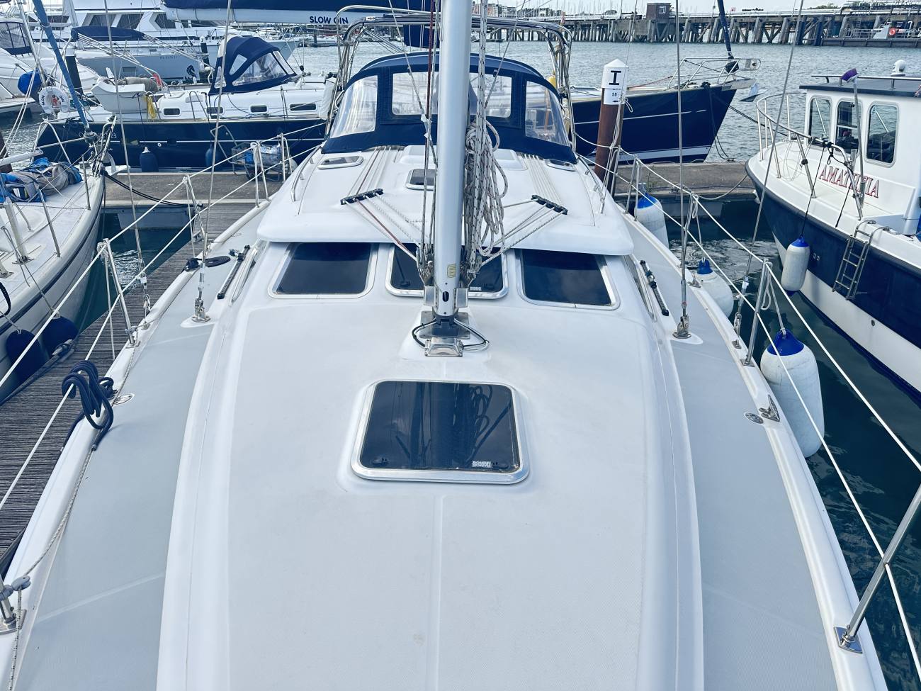 2010 Hunter Legend 41 Deck Saloon image 19
