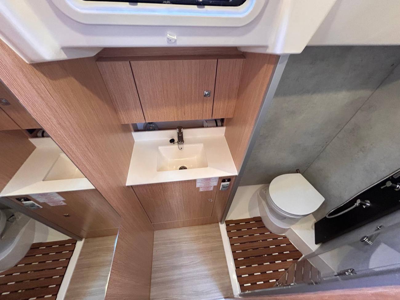 2023 Bavaria C38 image 9