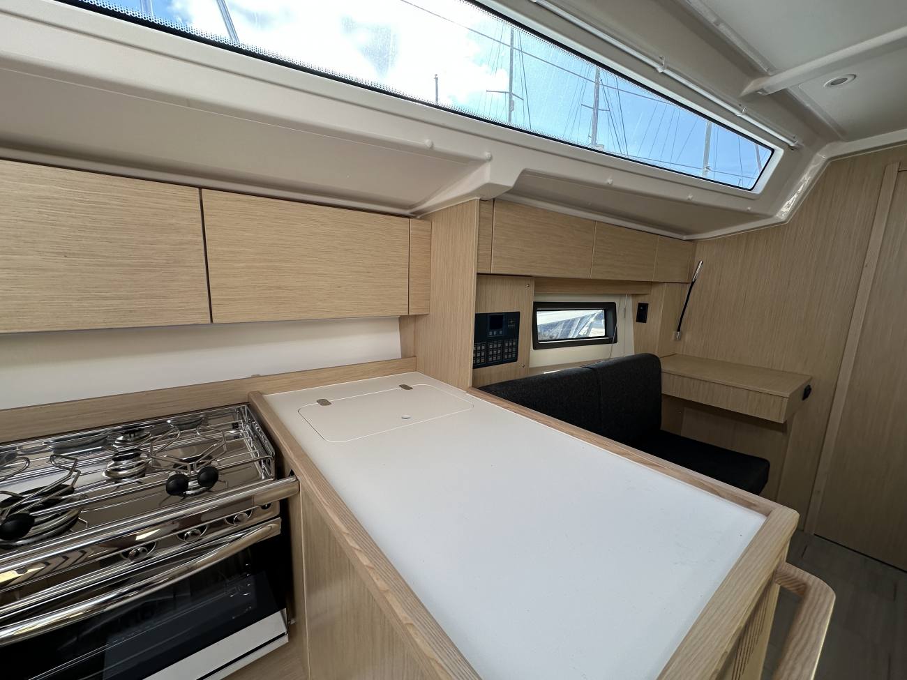 2026 Bavaria C38 image 23