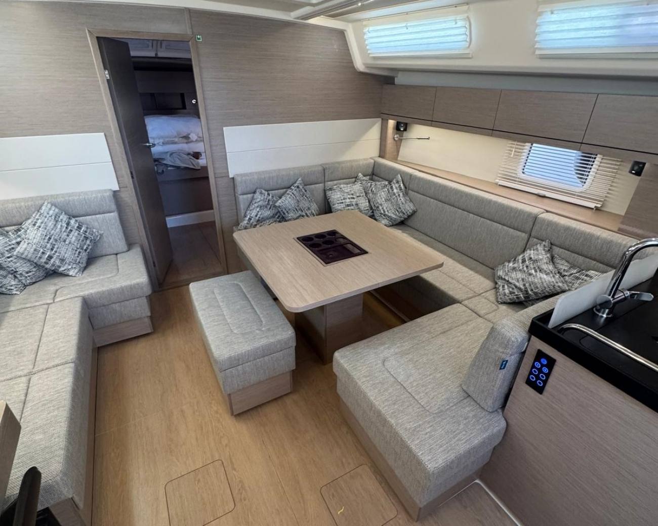 2025 Hanse 458 image 18