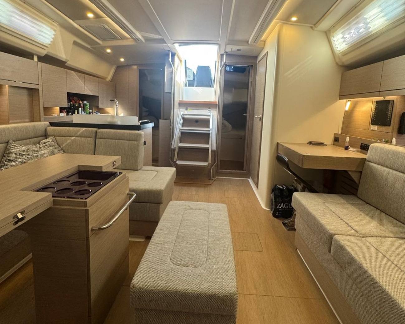 2025 Hanse 458 image 3