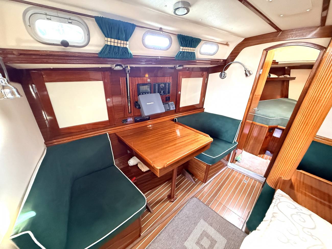 2000 Hanse 371 image 15