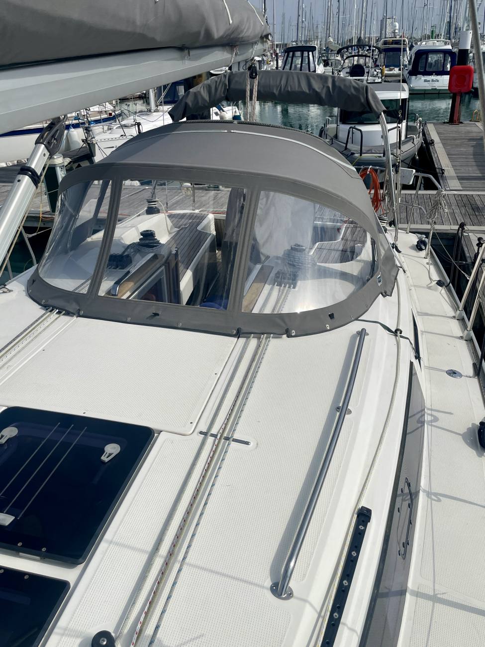 2015 Bavaria Cruiser 33 image 23