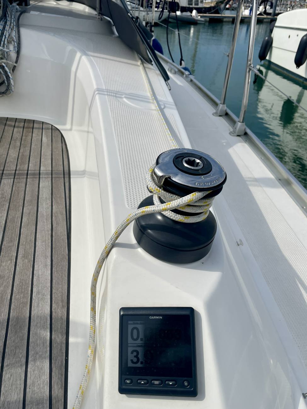 2015 Bavaria Cruiser 33 image 24