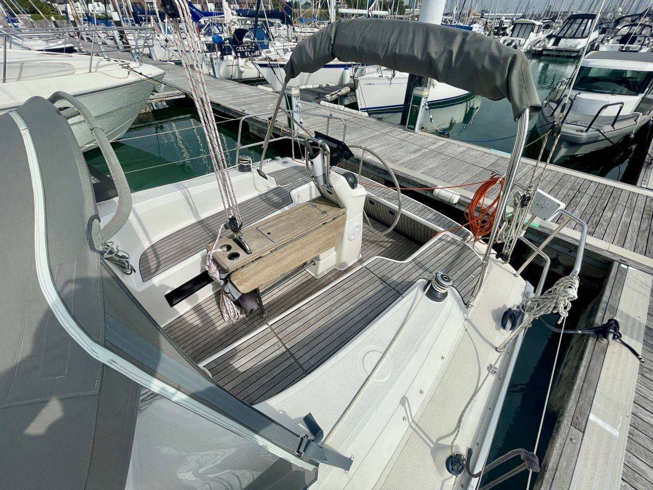 2015 Bavaria Cruiser 33 image 17