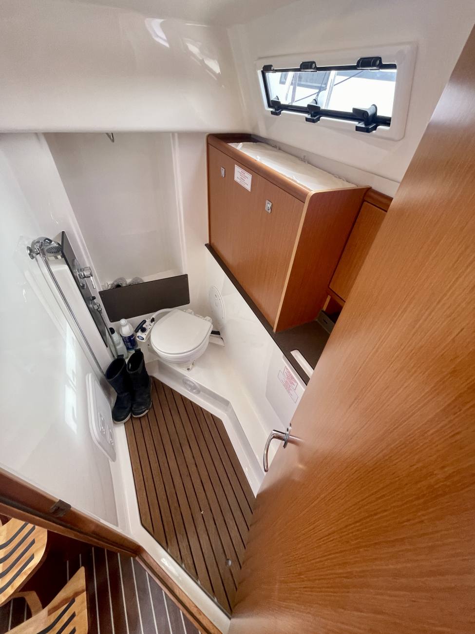 2015 Bavaria Cruiser 33 image 7