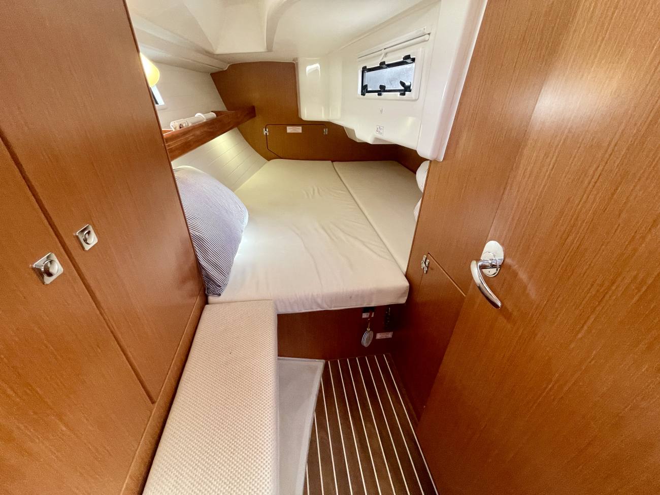 2015 Bavaria Cruiser 33 image 5