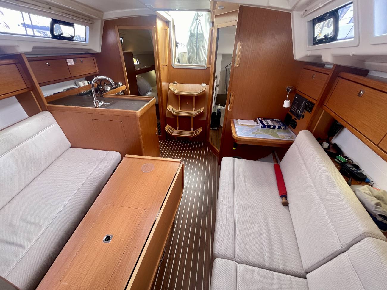 2015 Bavaria Cruiser 33 image 3