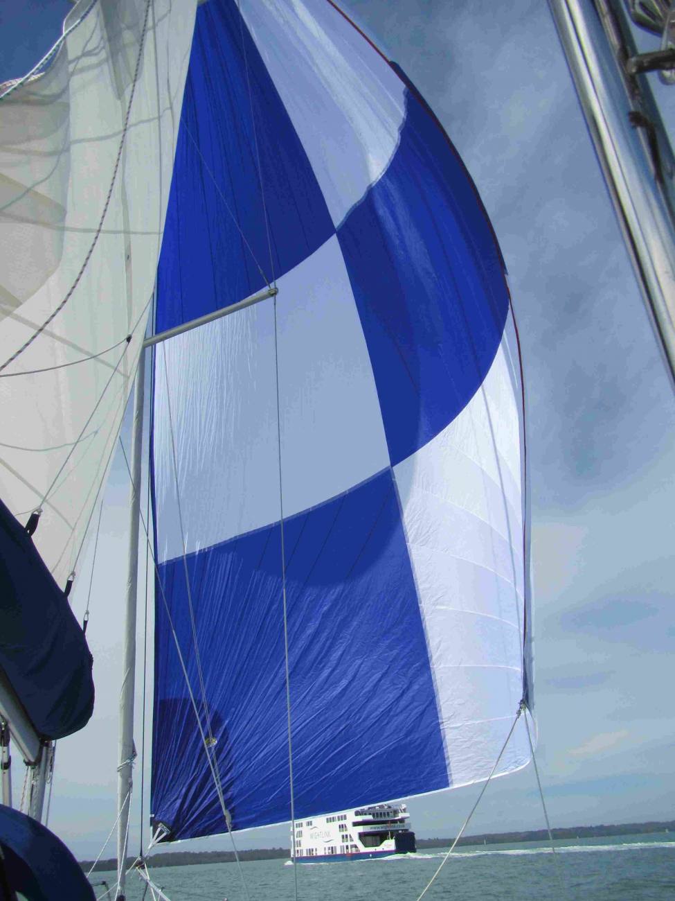 2015 Bavaria Cruiser 33 image 20