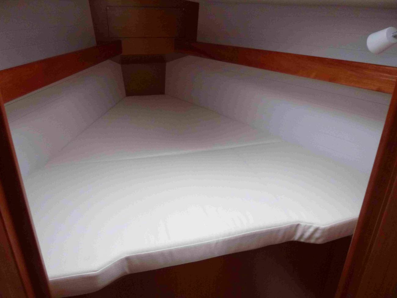 2015 Bavaria Cruiser 33 image 4