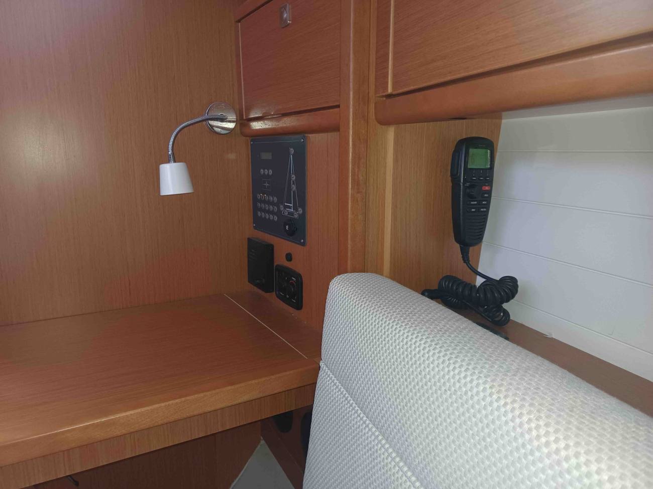 2015 Bavaria Cruiser 33 image 3