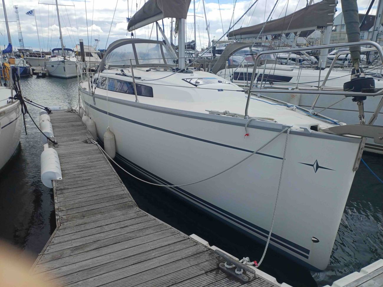 2015 Bavaria Cruiser 33 image 12