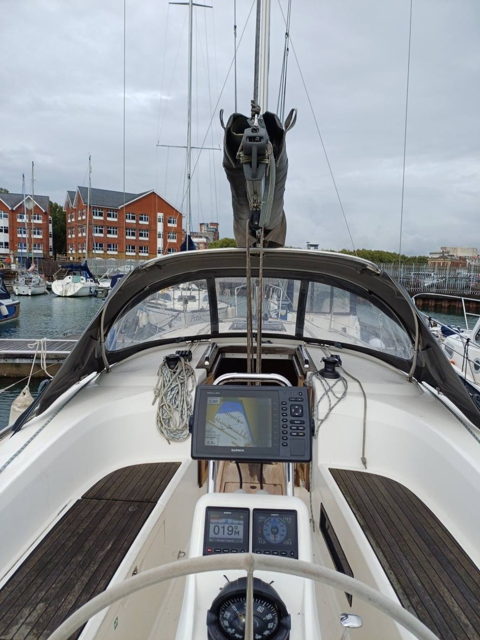 2015 Bavaria Cruiser 33 image 17