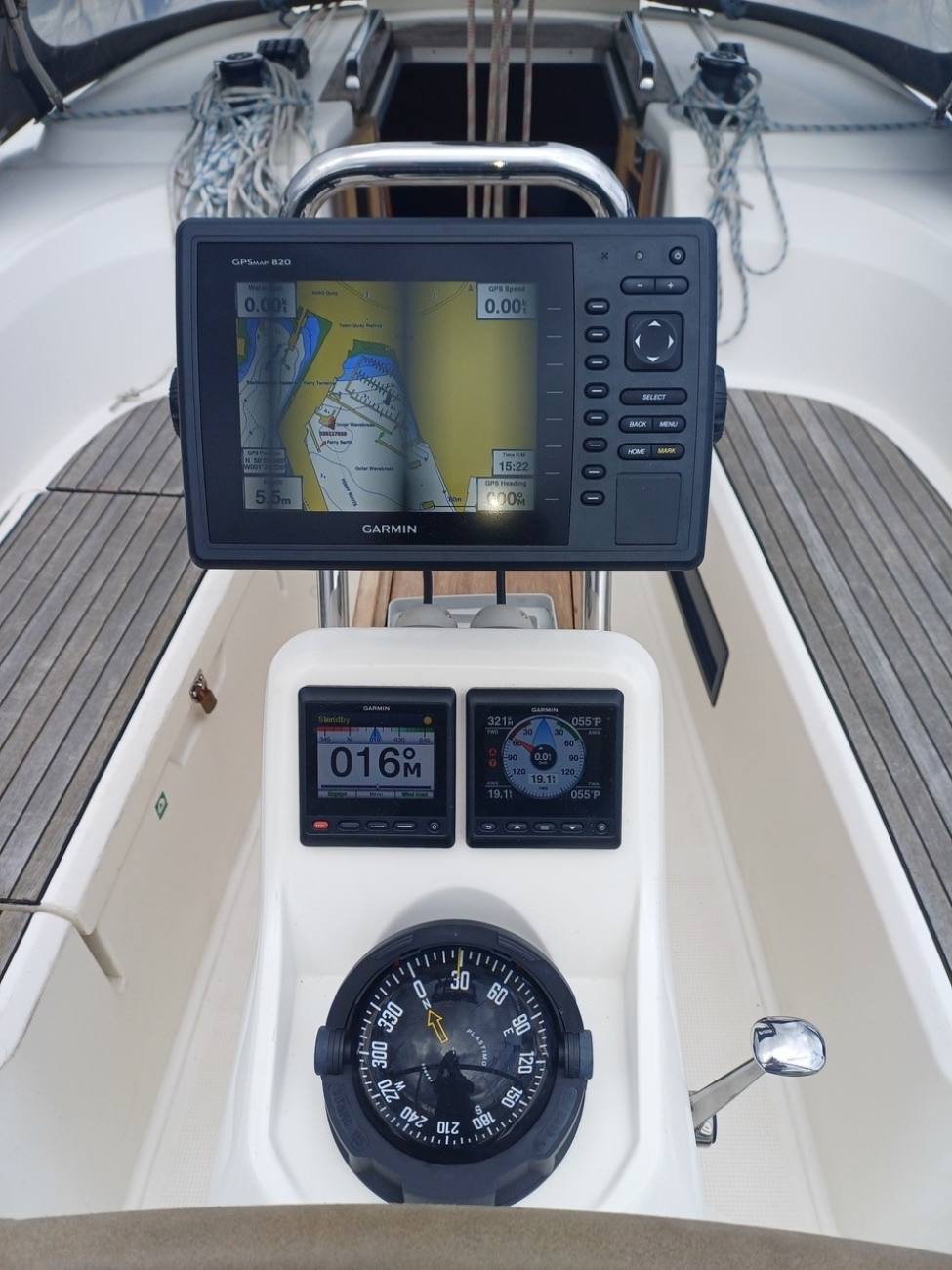 2015 Bavaria Cruiser 33 image 20