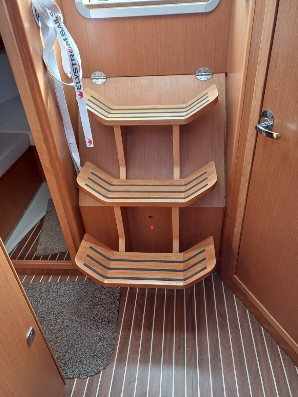 2015 Bavaria Cruiser 33 image 2